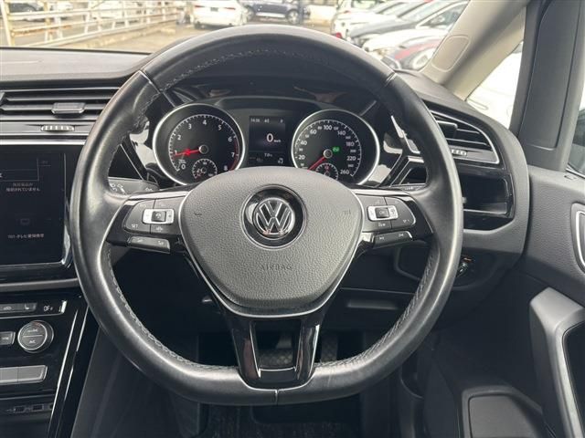 VOLKSWAGEN GOLF TOURAN