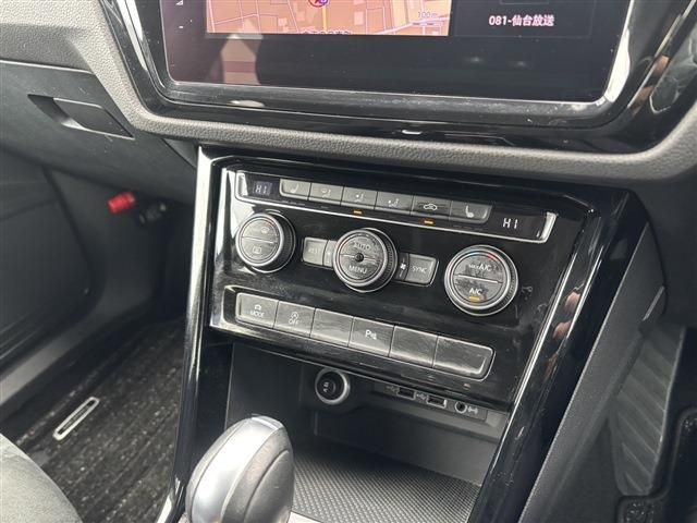 VOLKSWAGEN GOLF TOURAN