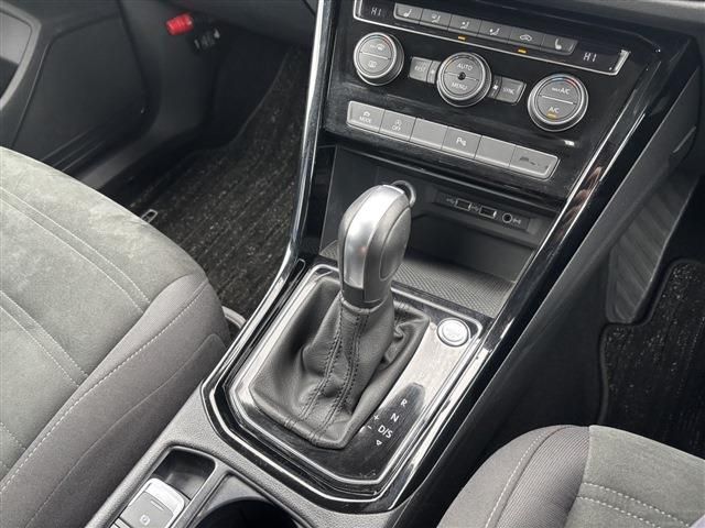 VOLKSWAGEN GOLF TOURAN