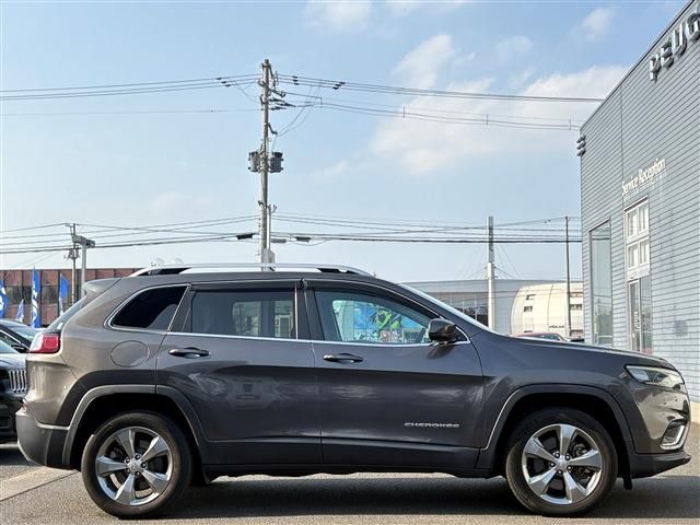 JEEP CHEROKEE