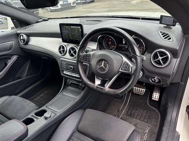 MERCEDES BENZ CLA Shooting Brake