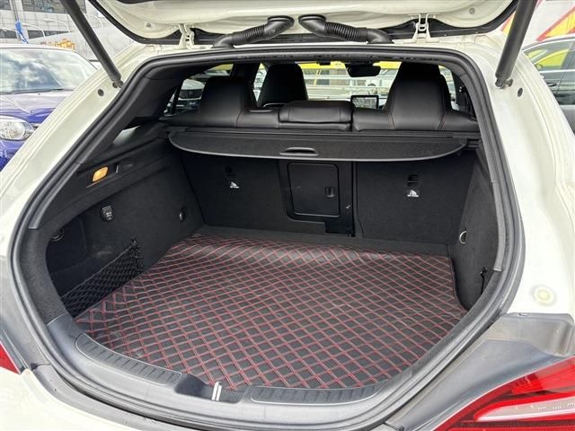 MERCEDES BENZ CLA Shooting Brake