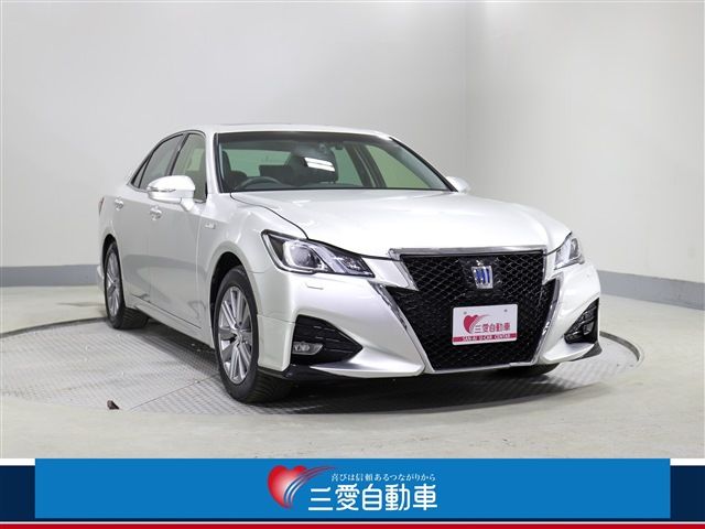 CROWN sedan hybrid 4WD