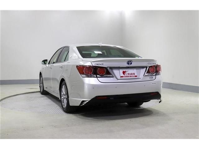 CROWN sedan hybrid 4WD