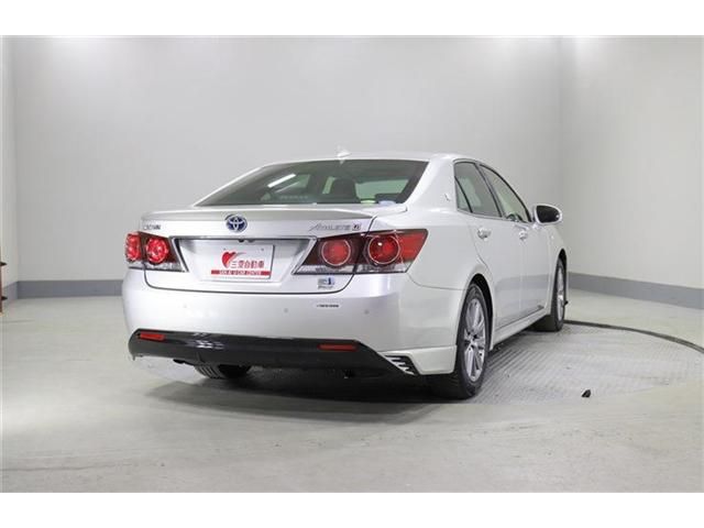 CROWN sedan hybrid 4WD
