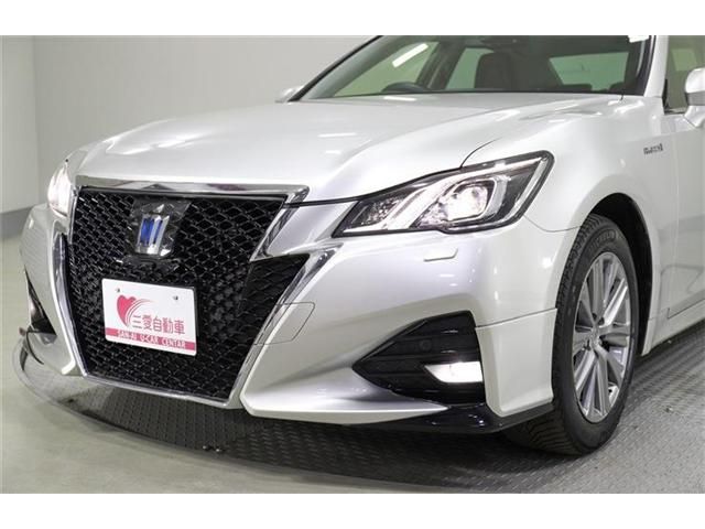 CROWN sedan hybrid 4WD