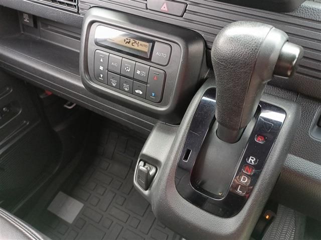 N-VAN