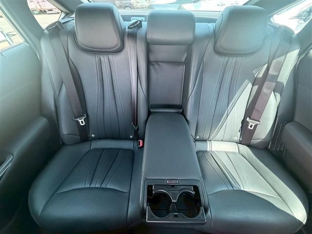 CROWN sedan hybrid
