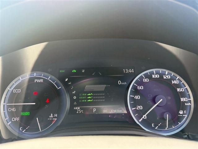 CROWN sedan hybrid