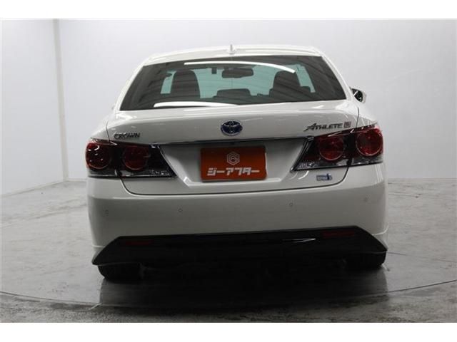 CROWN sedan hybrid