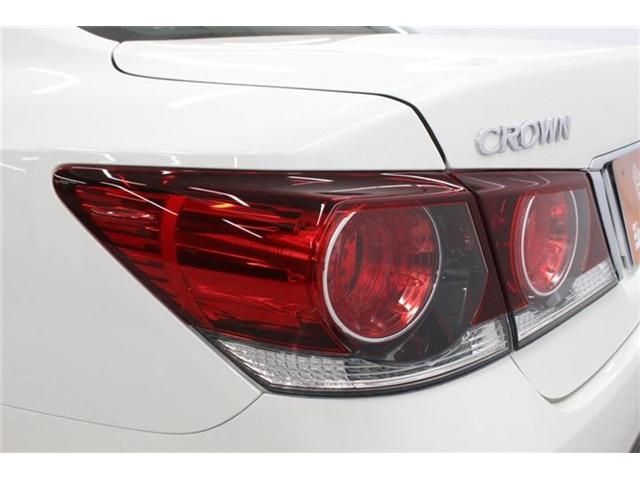 CROWN sedan hybrid