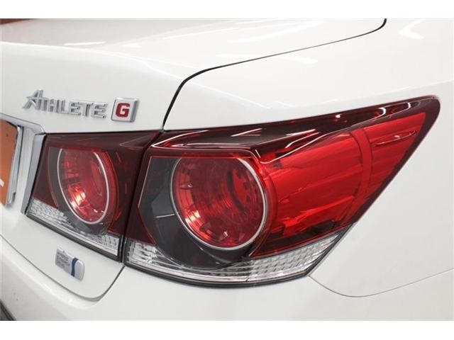 CROWN sedan hybrid