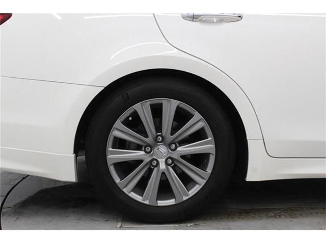 CROWN sedan hybrid