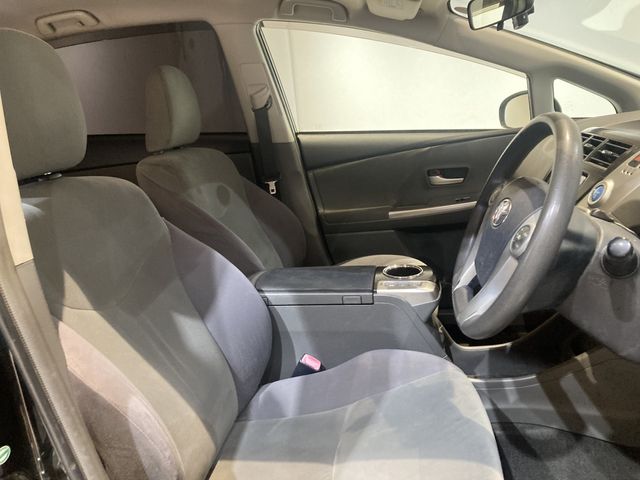PRIUS Alpha