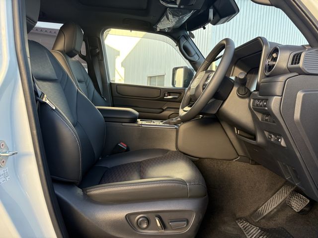 LANDCRUISER 250