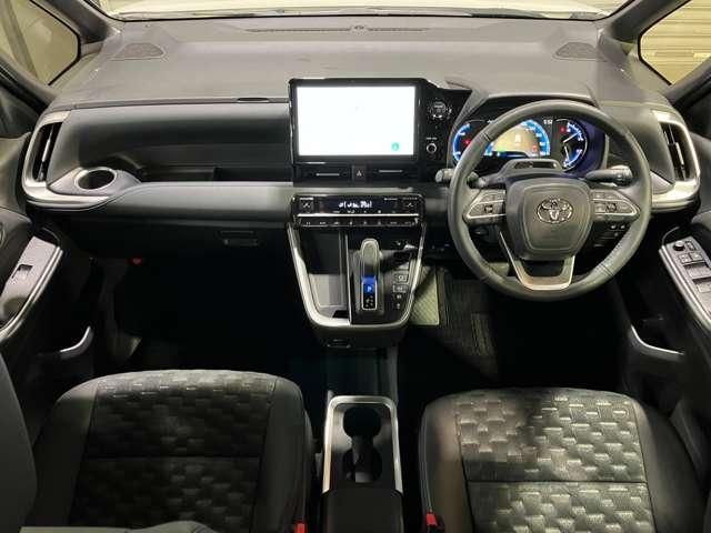 VOXY HYBRID 4WD