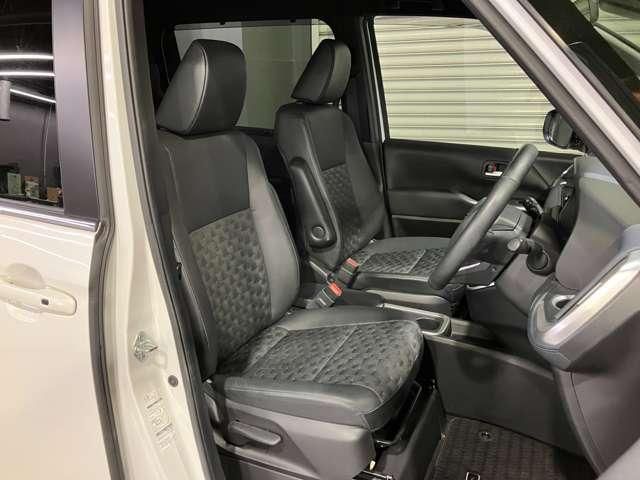 VOXY HYBRID 4WD