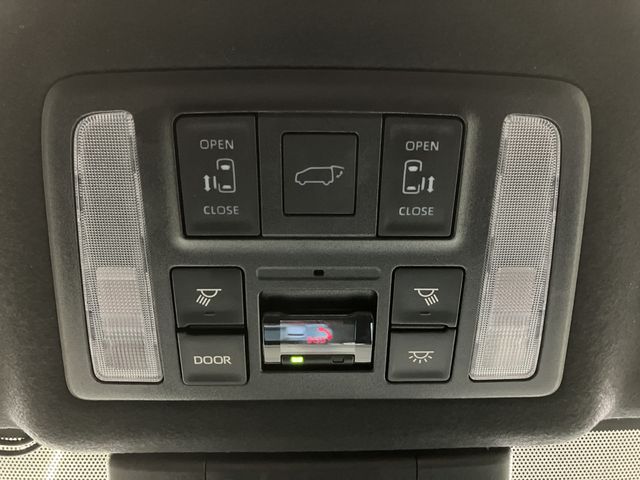VOXY HYBRID 4WD