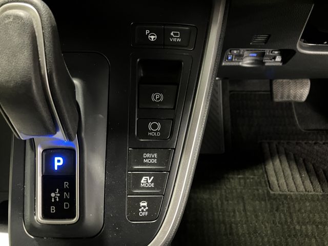VOXY HYBRID 4WD