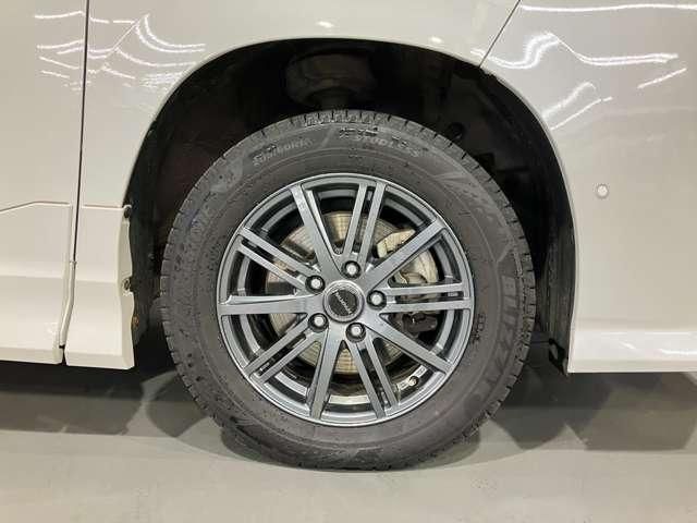 VOXY HYBRID 4WD