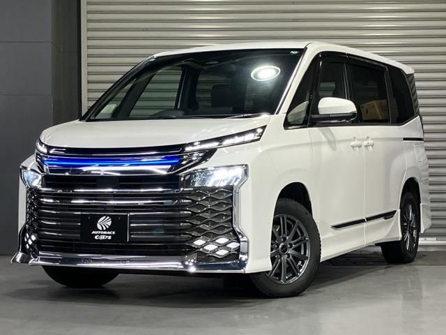VOXY HYBRID 4WD