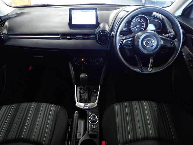 MAZDA2