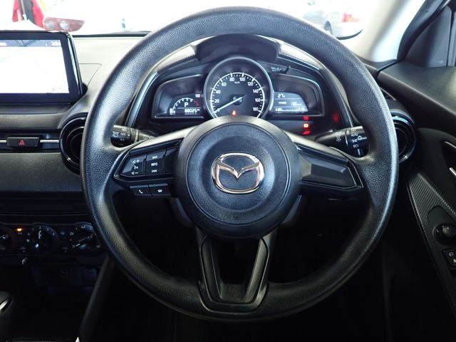 MAZDA2