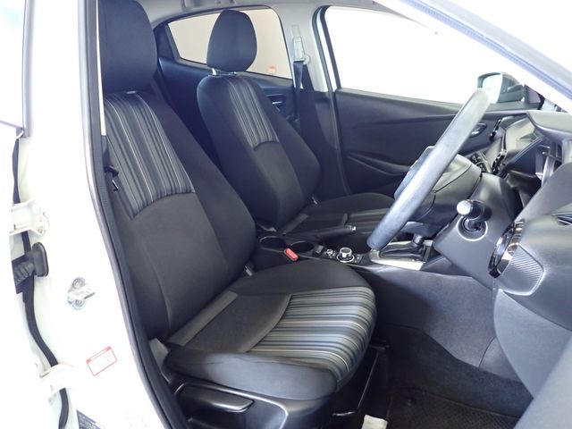 MAZDA2