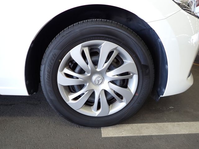 MAZDA2