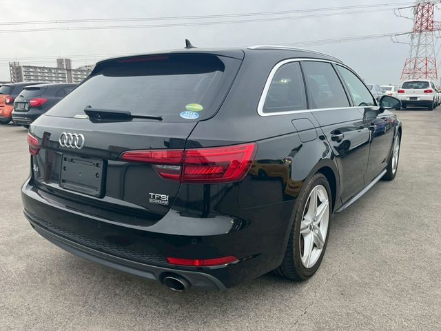 AUDI A4 AVANT