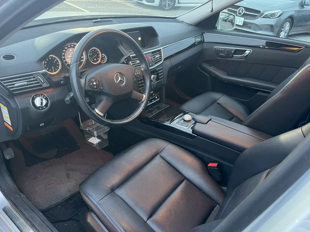 MERCEDES BENZ E-Class sedan