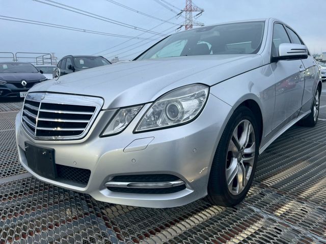 MERCEDES BENZ E-Class sedan