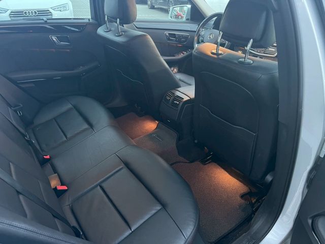 MERCEDES BENZ E-Class sedan