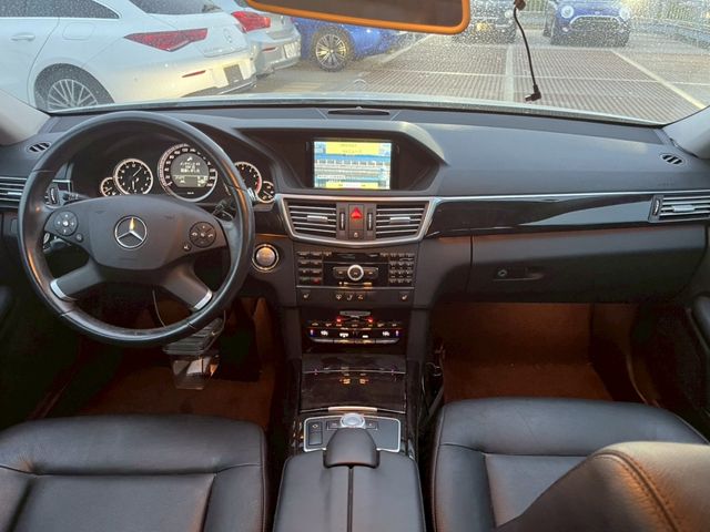 MERCEDES BENZ E-Class sedan