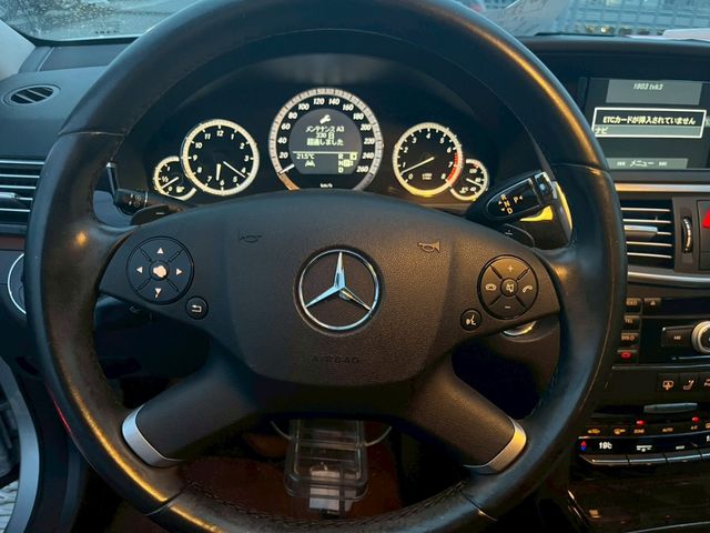 MERCEDES BENZ E-Class sedan