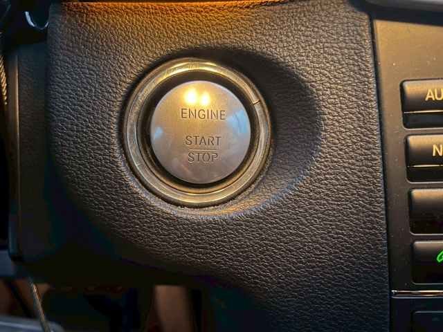 MERCEDES BENZ E-Class sedan