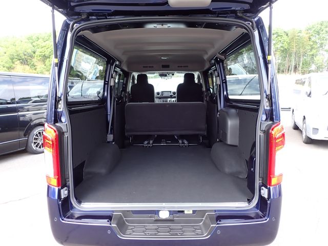 CARAVAN van 1.2t 2WD