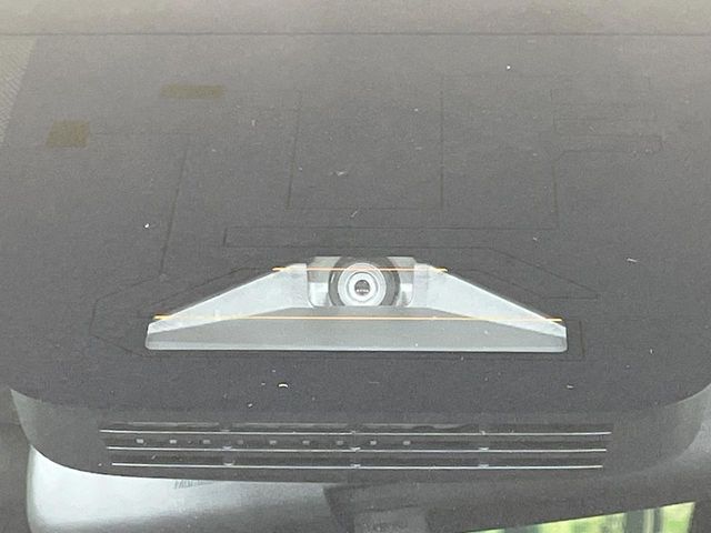 VOXY HYBRID