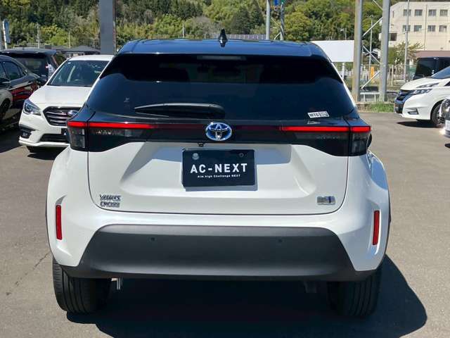 YARIS CROSS HYBRID