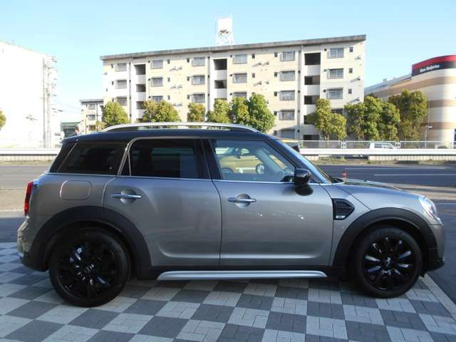 MINI COOPER CROSSOVER