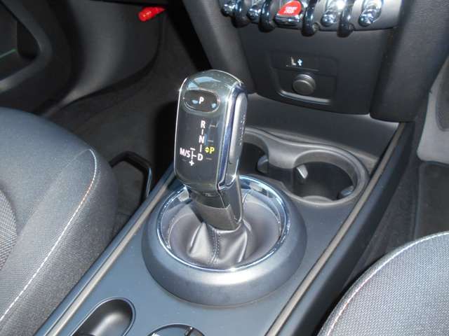 MINI COOPER CROSSOVER