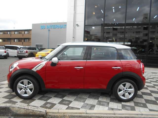 BMW MINI COOPER CROSSOVER