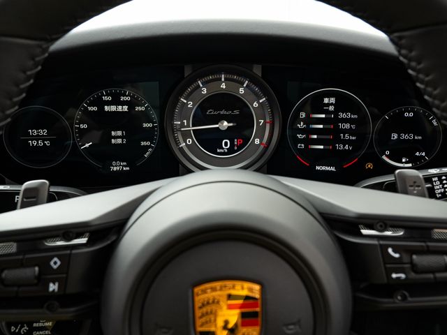 PORSCHE 911