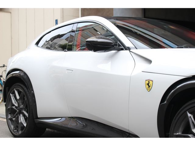 FERRARI Purosangue