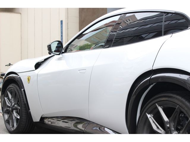 FERRARI Purosangue