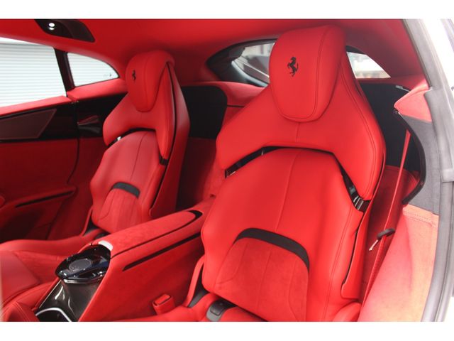 FERRARI Purosangue