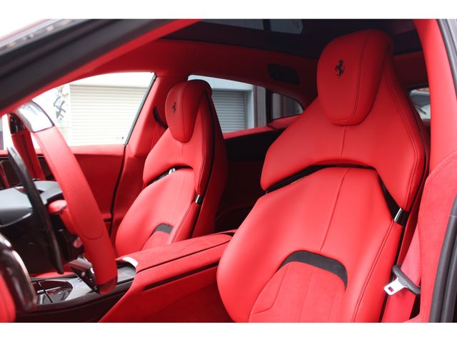 FERRARI Purosangue