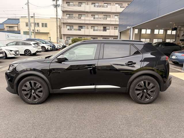 PEUGEOT e-2008