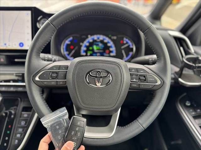 VOXY HYBRID