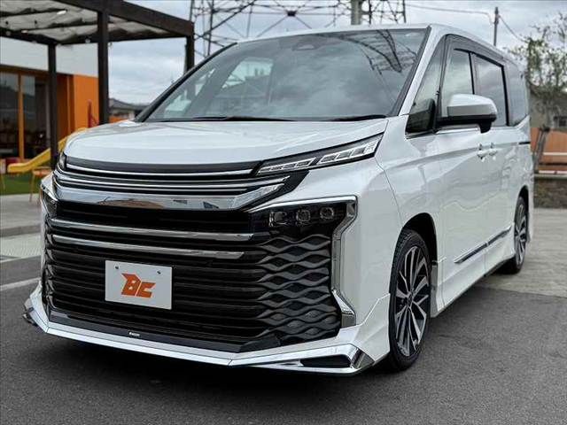 VOXY HYBRID